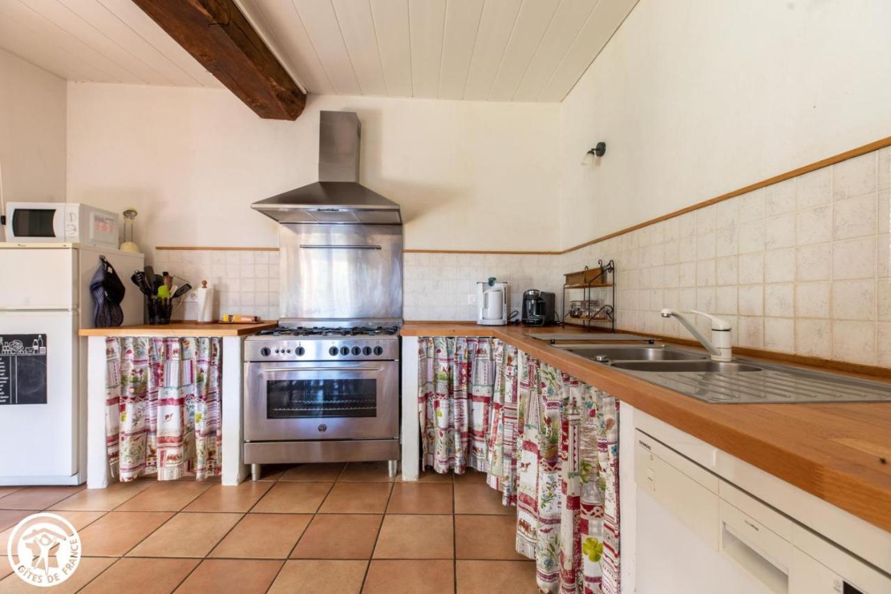 Aux 2 Puys - Gîte Le Lemptégy Saint-Priest-des-Champs Esterno foto