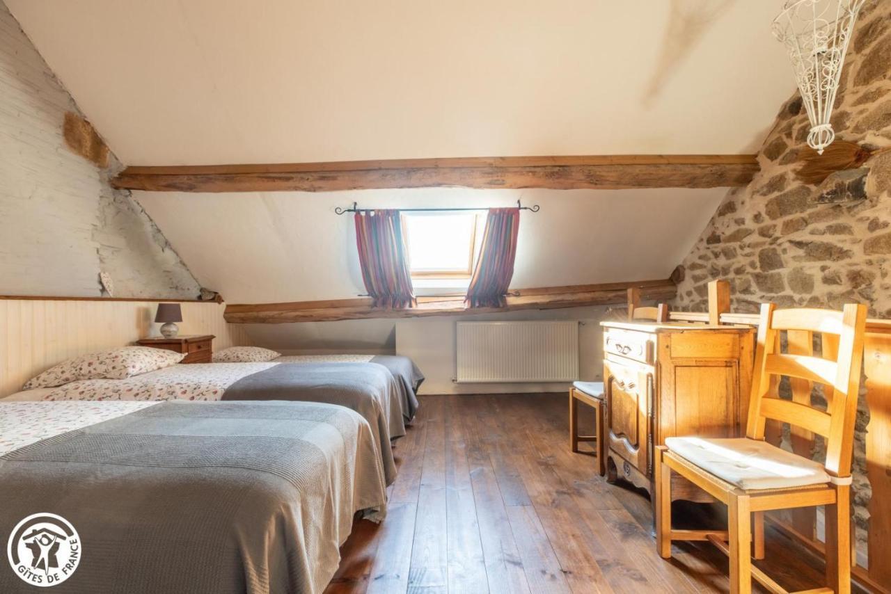 Aux 2 Puys - Gîte Le Lemptégy Saint-Priest-des-Champs Esterno foto