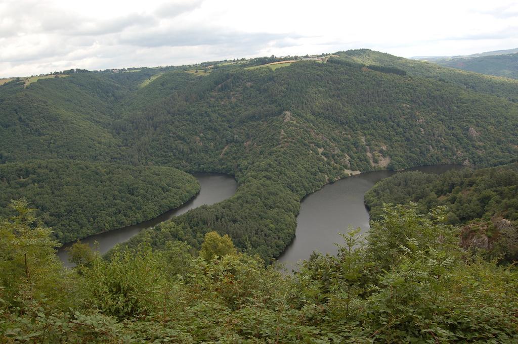 Aux 2 Puys - Gîte Le Lemptégy Saint-Priest-des-Champs Esterno foto